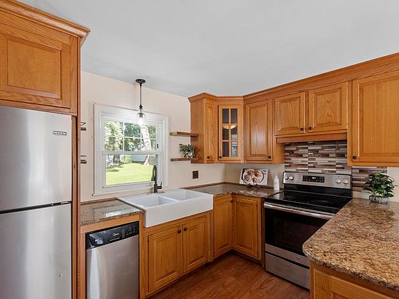 5th image of 214 Brigham Hill Rd