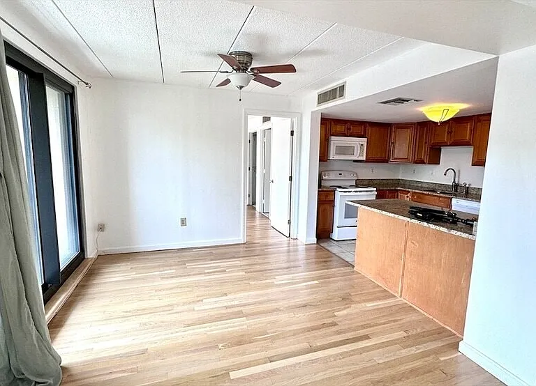 83 Brainerd Rd #404B — Photo 3