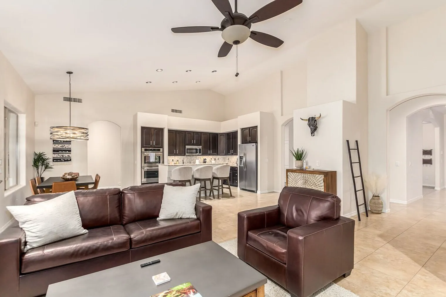 4 bed, 3.0 bath, 2992 sqft, $13,546 — Photo 2