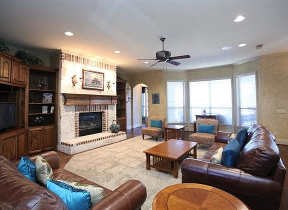 4th image of 1560 Blue Forest Dr