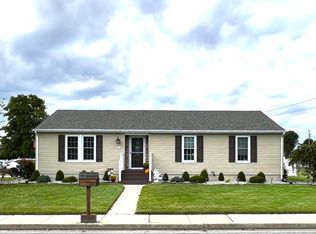 27 Morningside Dr, Pennsville, NJ 08070