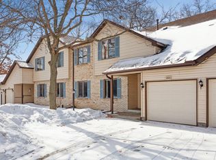 2590 Moundsview Dr #11, Mounds View, MN 55112