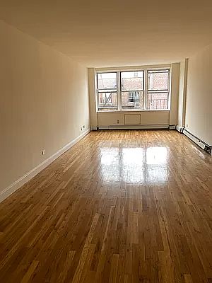 5th image of 2555 E 12th St APT 7B