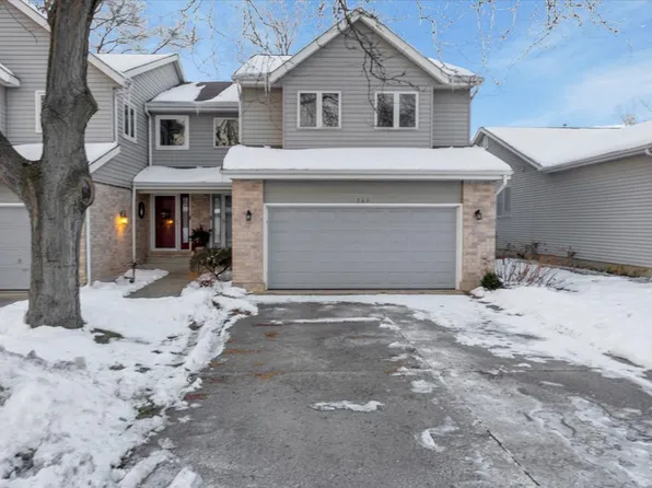 563 Saint Johns Rd, Harvard, IL 60098