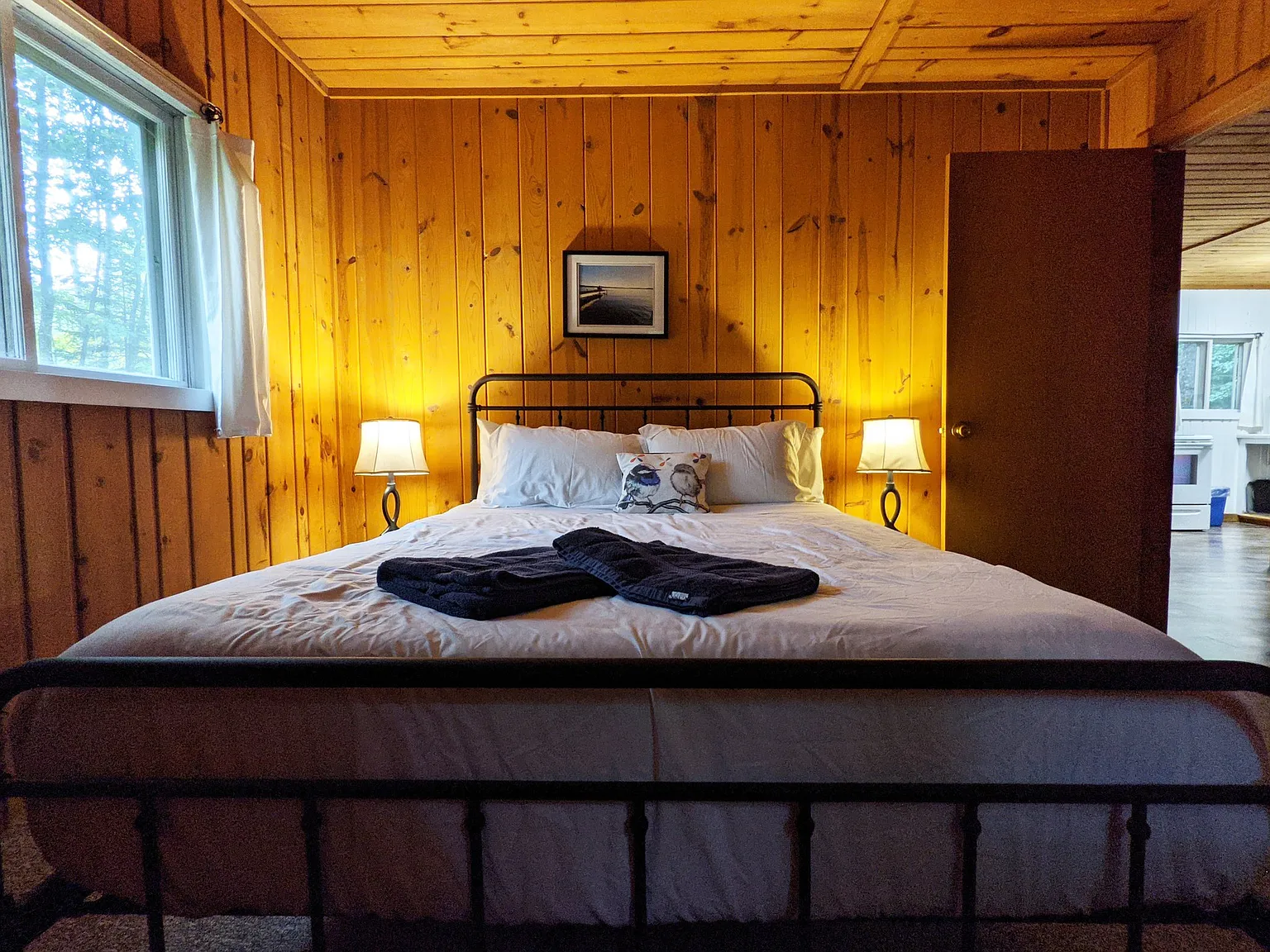 All-Inclusive Furnished Lakefront 2BR Cabin Utilities, WiFi & Plowing Included | Eagle River Area — Photo 3