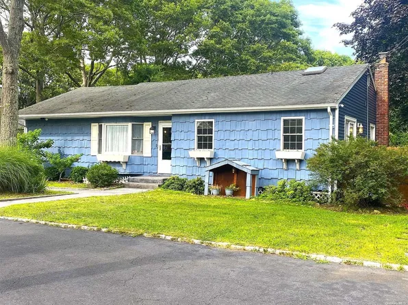 2938 Quogue Riverhead Road, East Quogue, NY 11942