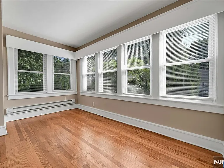 304 Midland Ave #1 — Photo 13