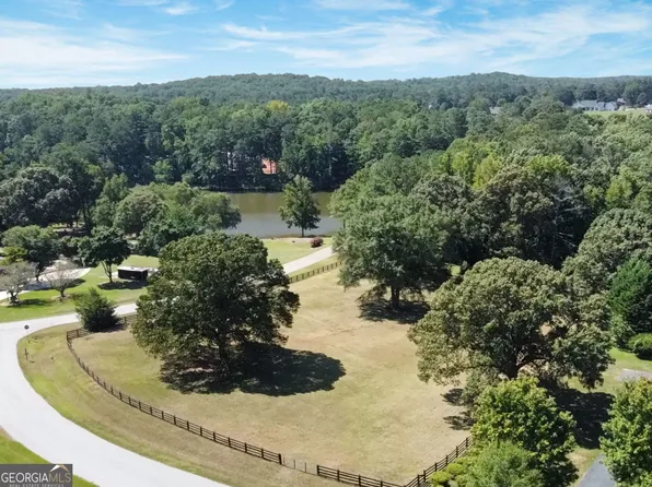 15 Meadowridge Dr, Social Circle, GA 30025