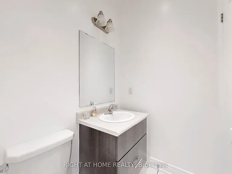 31 Lady Evelyn Cres — Photo 24