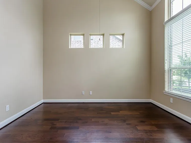 122 Colton Ct — Photo 6