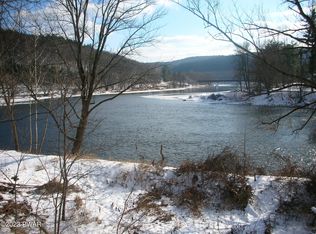 121 Masthope Plank Rd, Lackawaxen, PA 18435