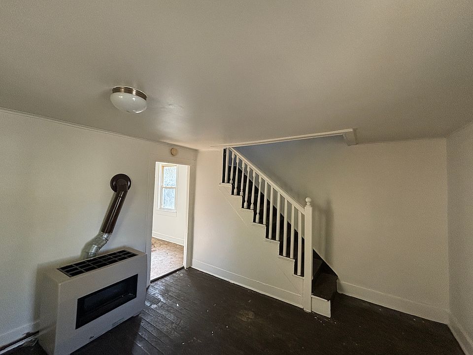 2nd image of 115 Delaware Ave