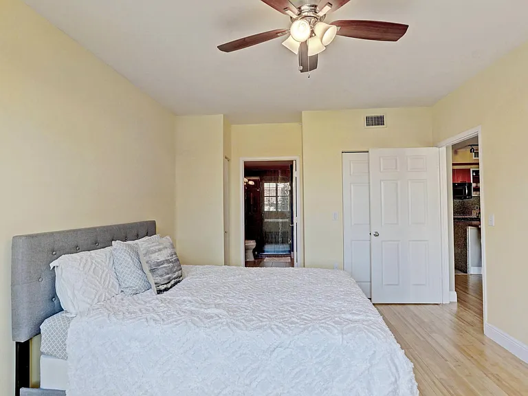 630 Sapodilla Ave #321 — Photo 26