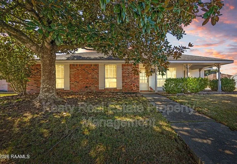 313 Wallingsford Cir — Photo 2