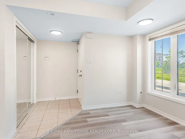 2441 Greenwich Dr #1 — Photo 13