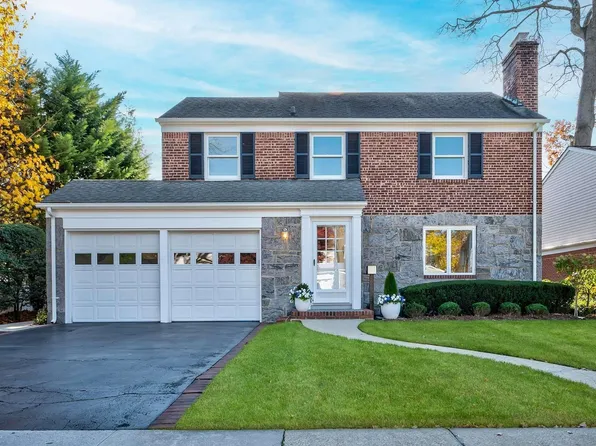 190 Fonda Road, Rockville Centre, NY 11570