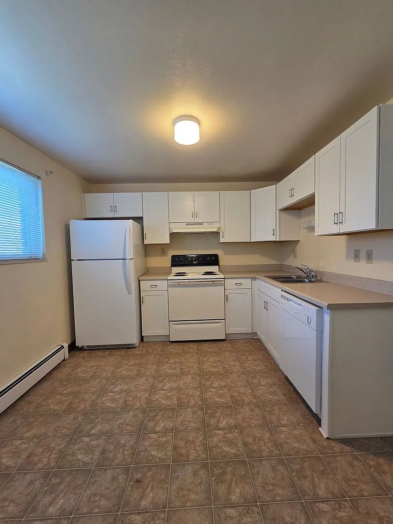 Charming 2-Bedroom in Brookwood Village | Move In Now and Save Half Off First Month's Rent! — Photo 4