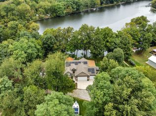 13480 Riverside Dr, Constantine, MI 49042