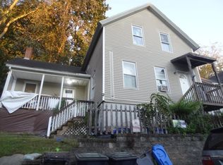 12 Crescent St, Southbridge, MA 01550