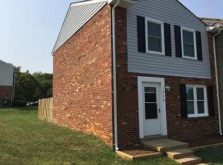1040 Wicklow Dr, Fredericksburg, VA 22401