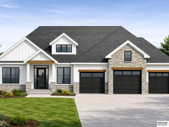 10202 S 117th St, Papillion, NE 68046
