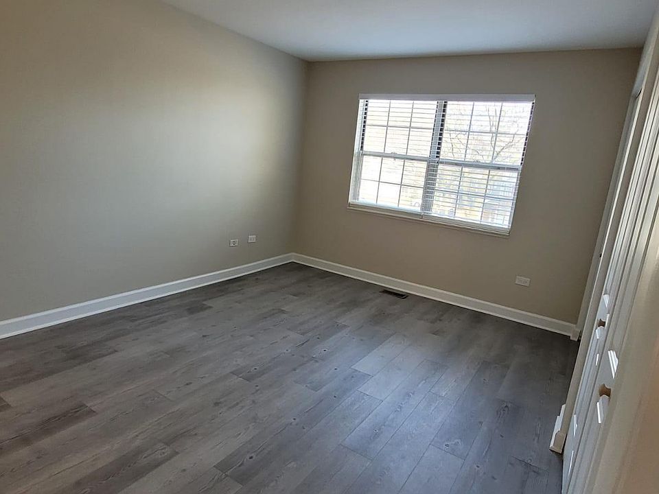1st image of 465 N Cambridge Dr