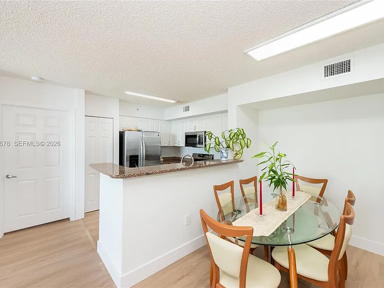 1155 Brickell Bay Dr #609 — Photo 6