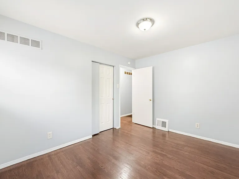 10519 Renfrew Dr — Photo 41
