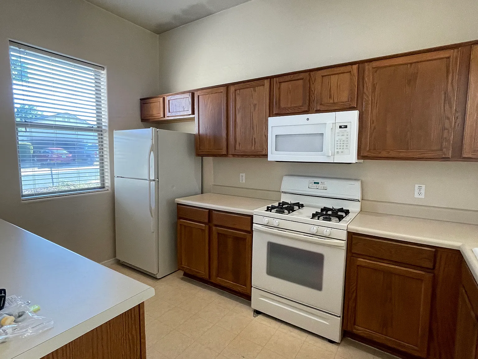 3 bed, 1223 sqft, $2,200 — Photo 3