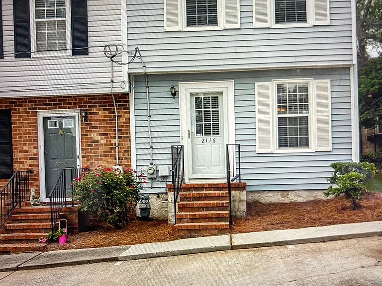 2116 Gary St — Photo 7