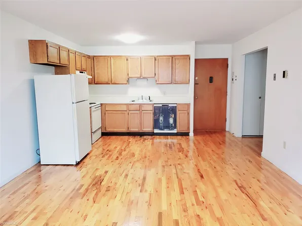 910 Hope St, Stamford, CT 06907