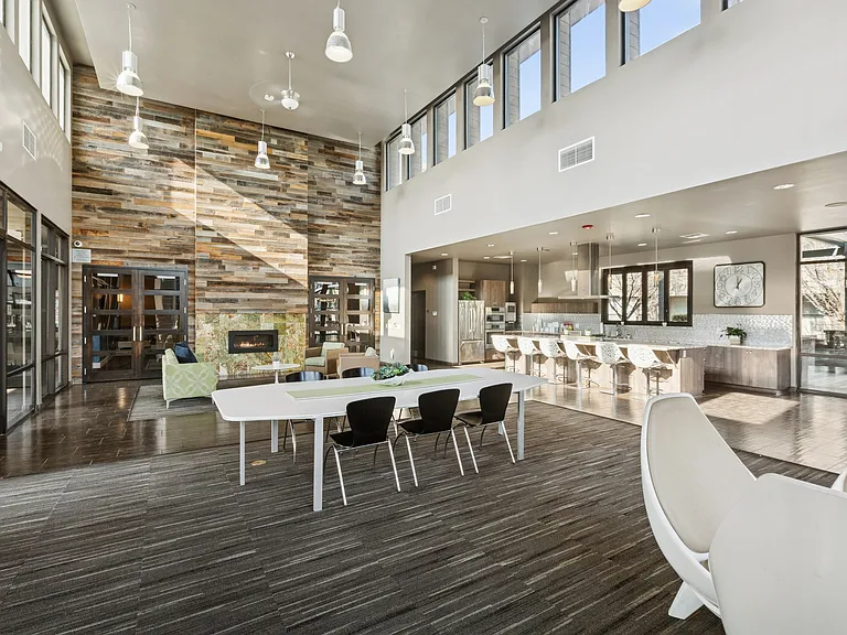 Aspire Apartments Tracy CA lobby lounge amenities