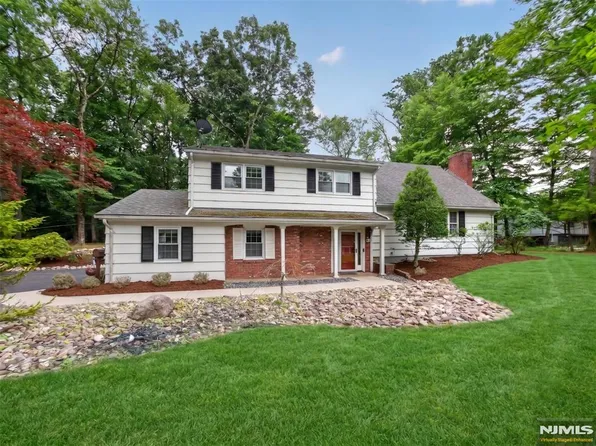 224 W Oak St, Ramsey, NJ 07446