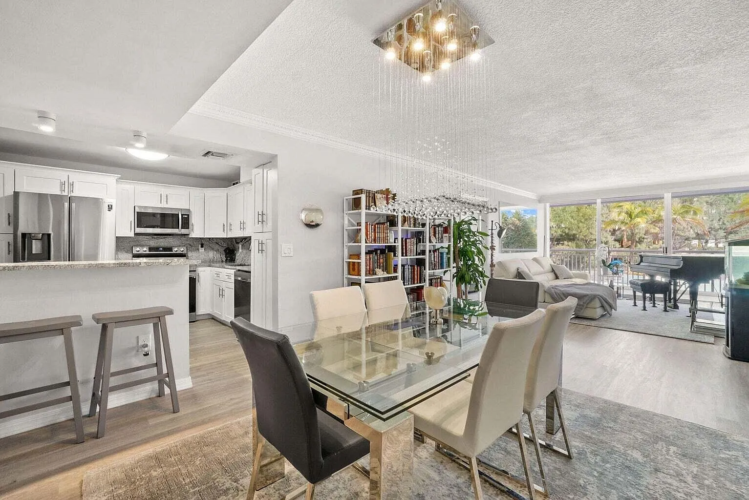 2 bed, 2.0 bath, 1224 sqft, $8,500 — Photo 1
