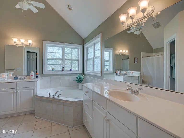 1511 Edgefield Ct — Photo 10