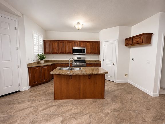 3rd image of 5421 W Brentford Ct