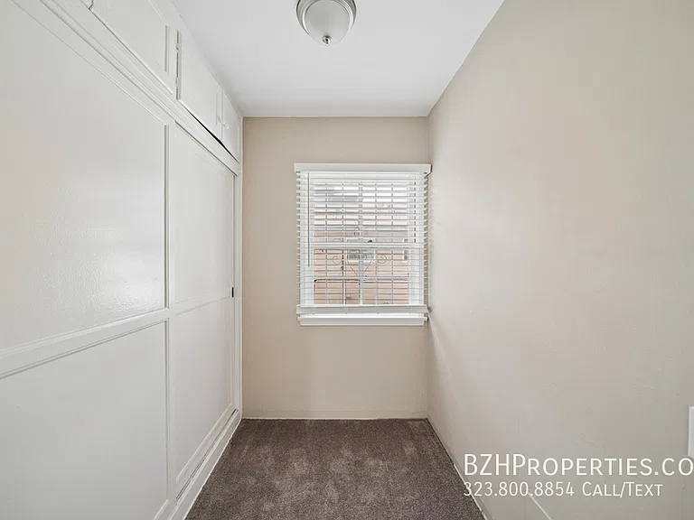 1402 1/2 N Mansfield Ave #1402-1/2 — Photo 13