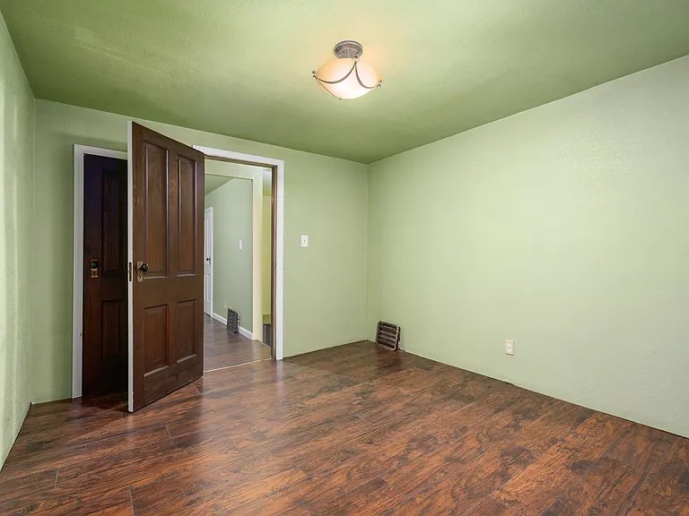 1032 Woodward Ave — Photo 15