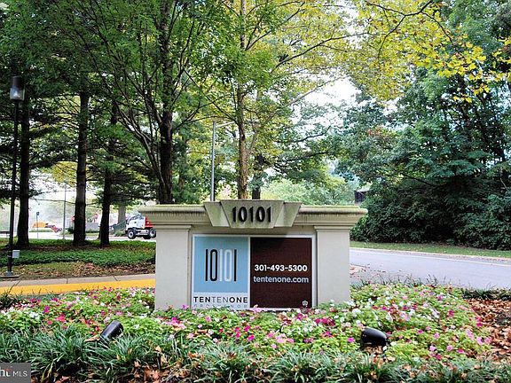 2nd image of 10101 Grosvenor Pl APT 1506