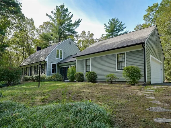 18 Bay Path Dr, Boylston, MA 01505