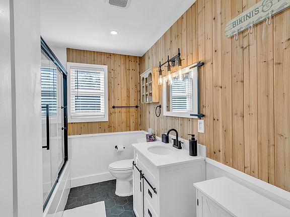 3rd image of 614 N 5th St #40