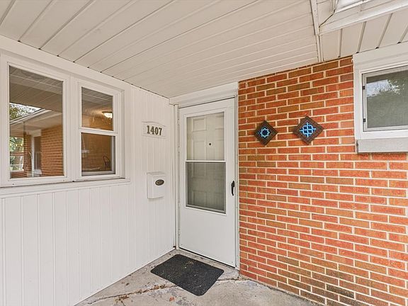 4th image of 1407 W John St