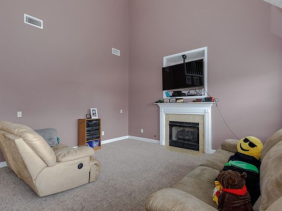 5th image of 821 Chaqueta Ct
