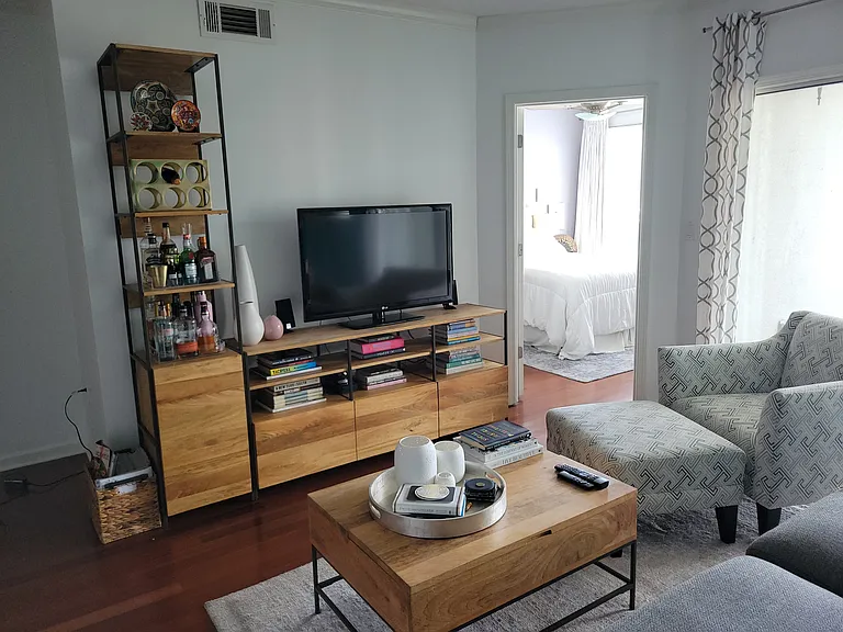 275 13th St NE #1107 — Photo 30