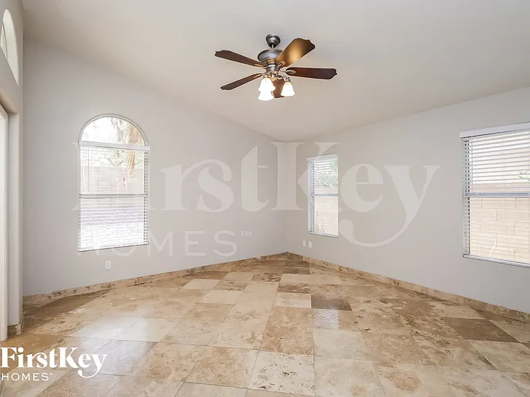 1831 W Wildhorse Dr — Photo 8