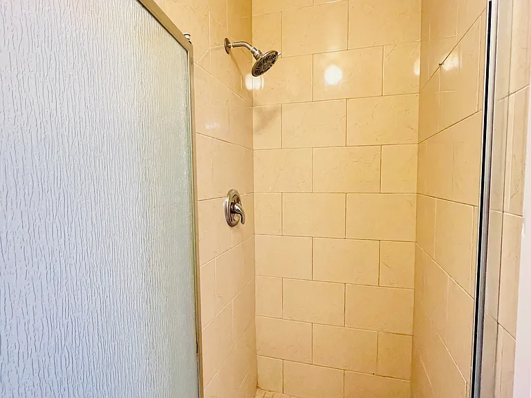 1001 W Macarthur Blvd #110 — Photo 26