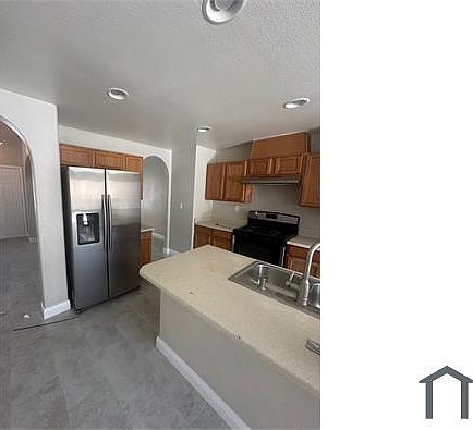 5th image of 5333 Santa Fe Heights St