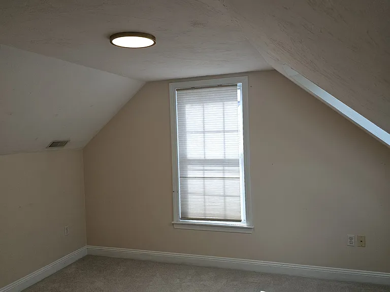 202 Falls Blvd — Photo 22