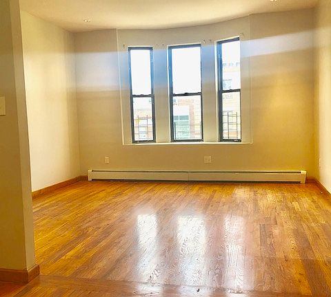 2nd image of 630 Park Pl APT 2L