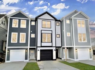 5814 Montgomery Rd, Cincinnati, OH 45213